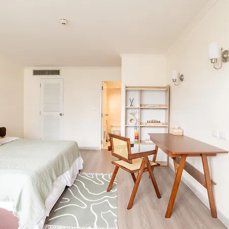 Bua Suite Sukhumvit, Nana Bts Bangkok Exterior photo