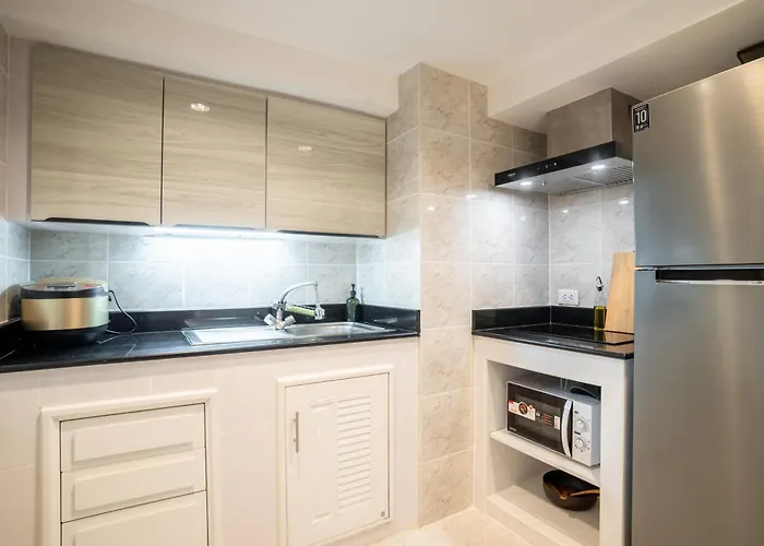 Bua Suite Sukhumvit, Nana Bts